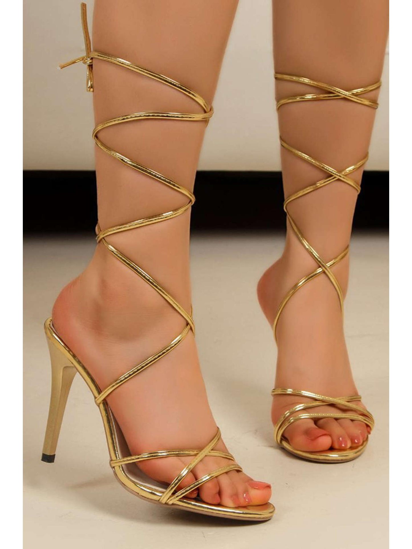 Crossed Strappy Pointed Toe Heels for Stylish Nights