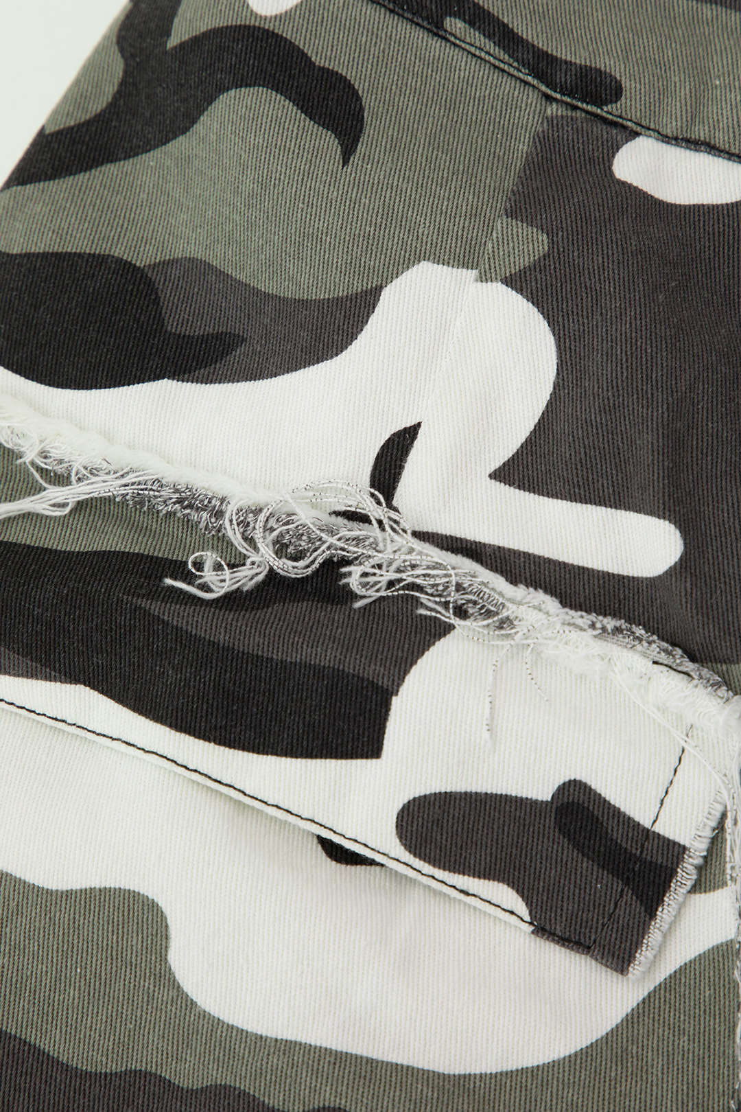 Camo Destroyed Cargo Shorts for Casual Wear