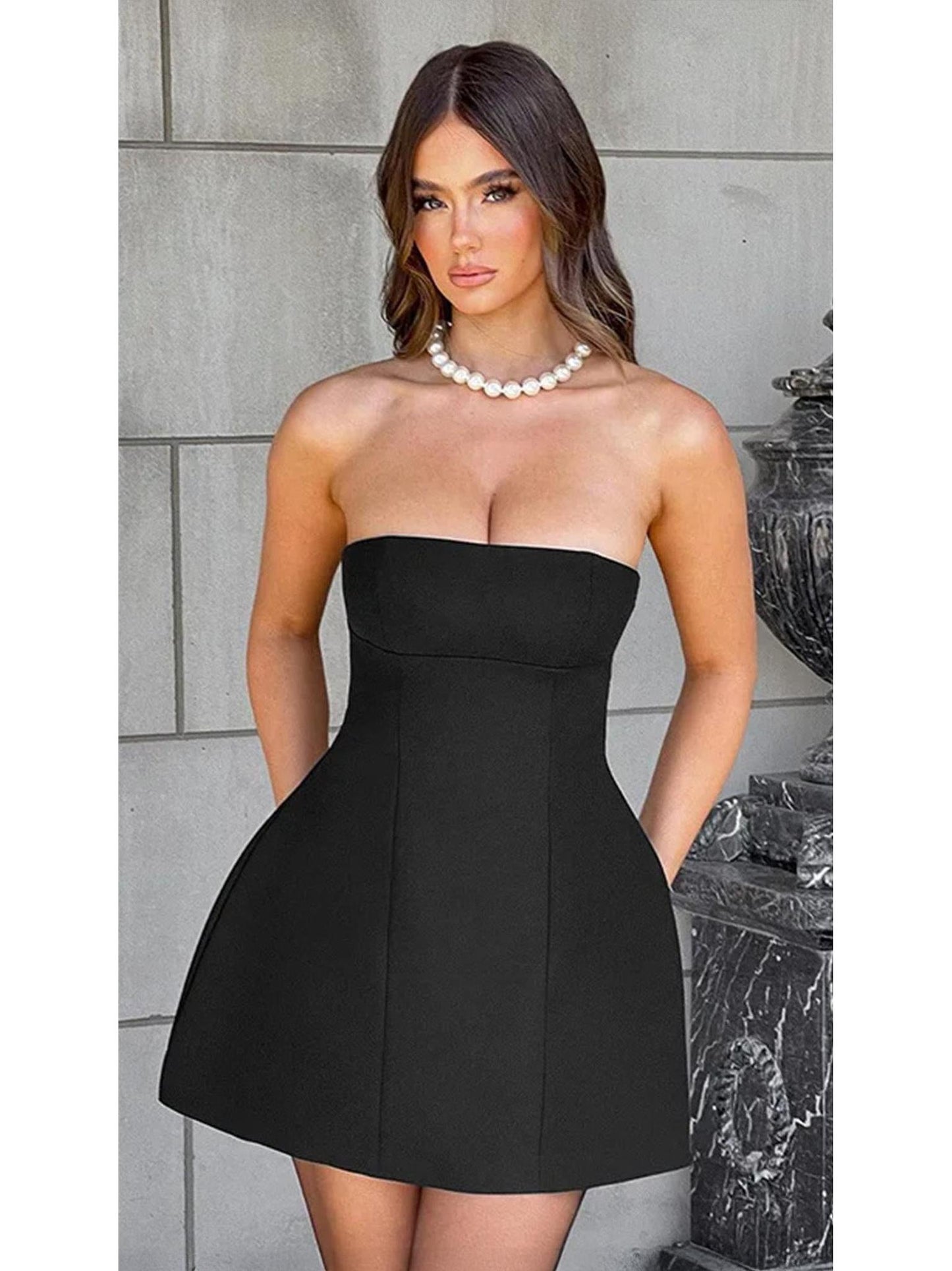 Sexy A-Line Strapless Mini Dress with Elegant Backless Design